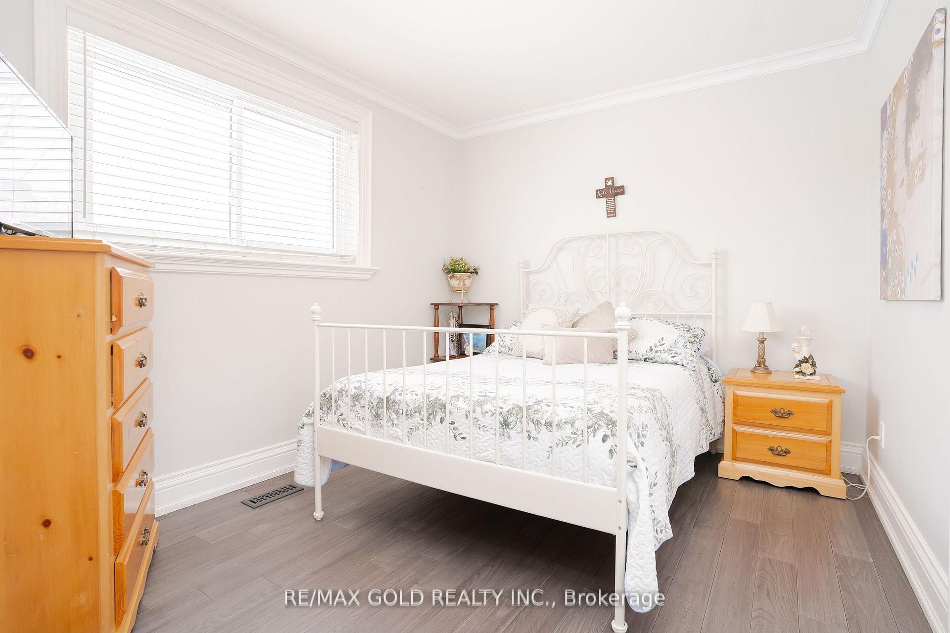 Photo 25 of 15 Castlemore Drive, Brampton, Brampton East — HOMEH