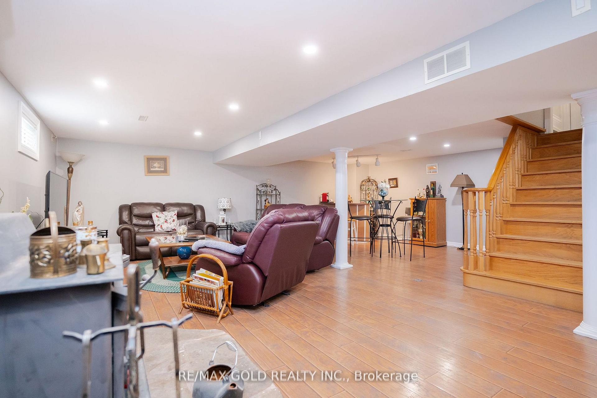 Photo 27 of 15 Castlemore Drive, Brampton, Brampton East — HOMEH