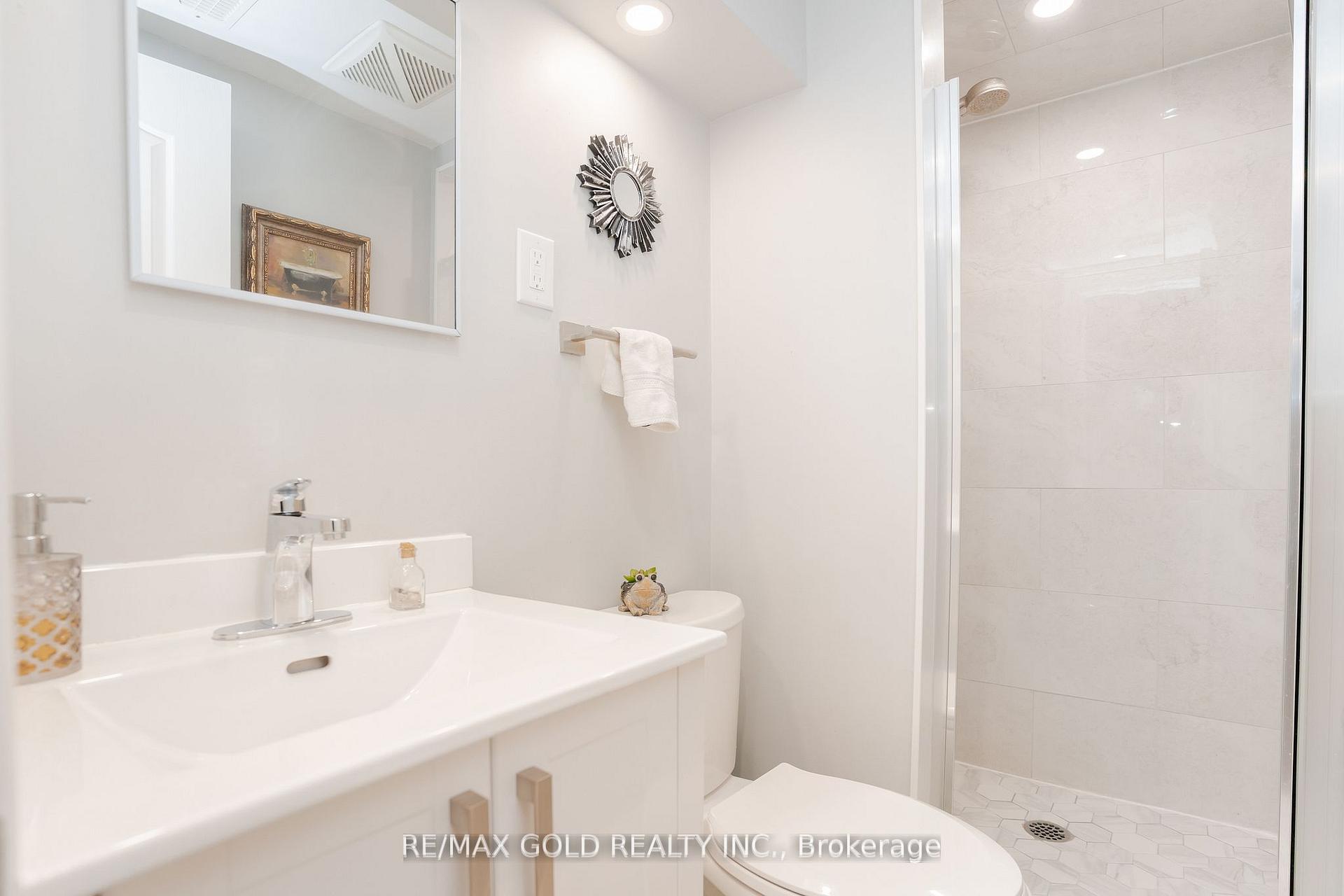 Photo 32 of 15 Castlemore Drive, Brampton, Brampton East — HOMEH