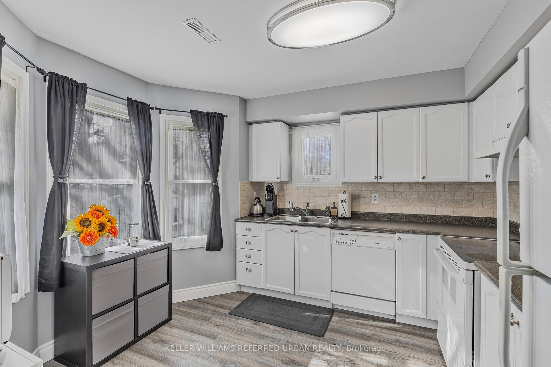 Photo 7 of Unit 7, 119 D'ambrosio Drive, Barrie, Painswick North — HOMEH