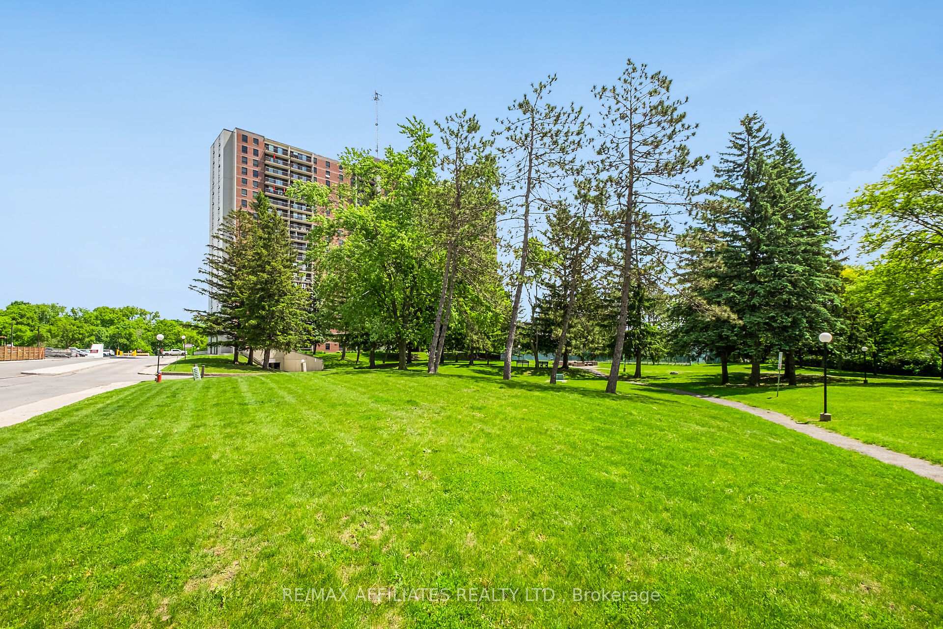 Photo 2 of Unit 1209, 665 Bathgate Drive, Ottawa, Carson Meadows — HOMEH
