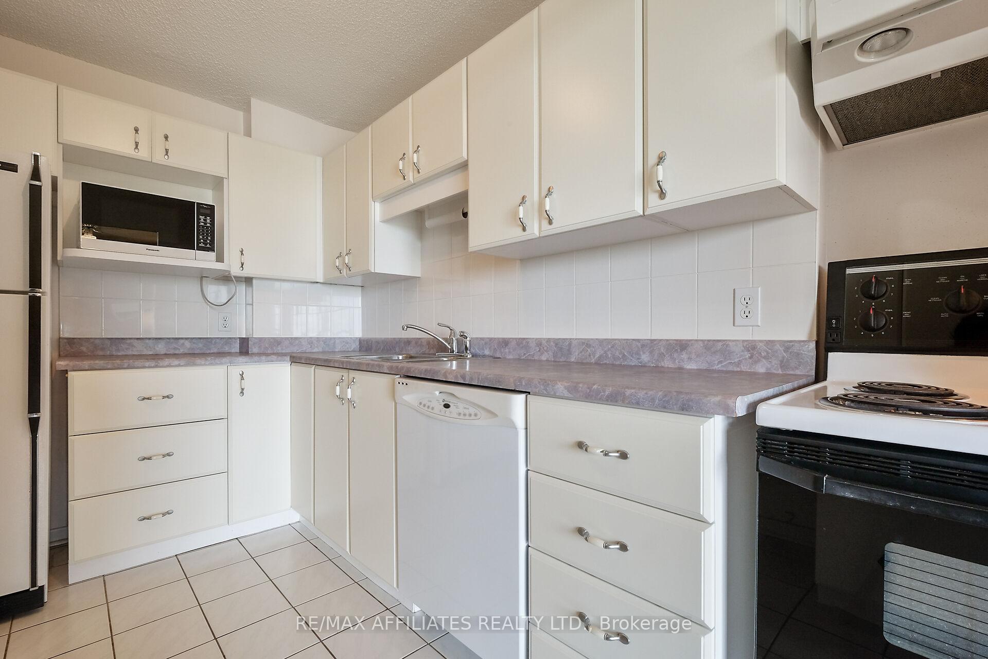 Photo 13 of Unit 1209, 665 Bathgate Drive, Ottawa, Carson Meadows — HOMEH