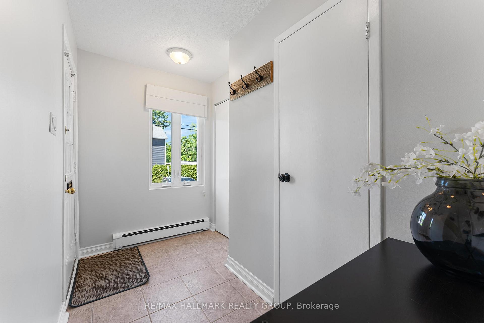 Photo 2 of 1158 Blasdell Avenue, Ottawa, Manor Park — HOMEH