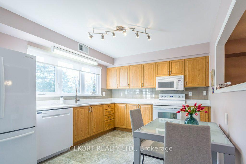 Photo 5 of Unit 19, 179 Herchimer Avenue, Belleville, Belleville Ward — HOMEH