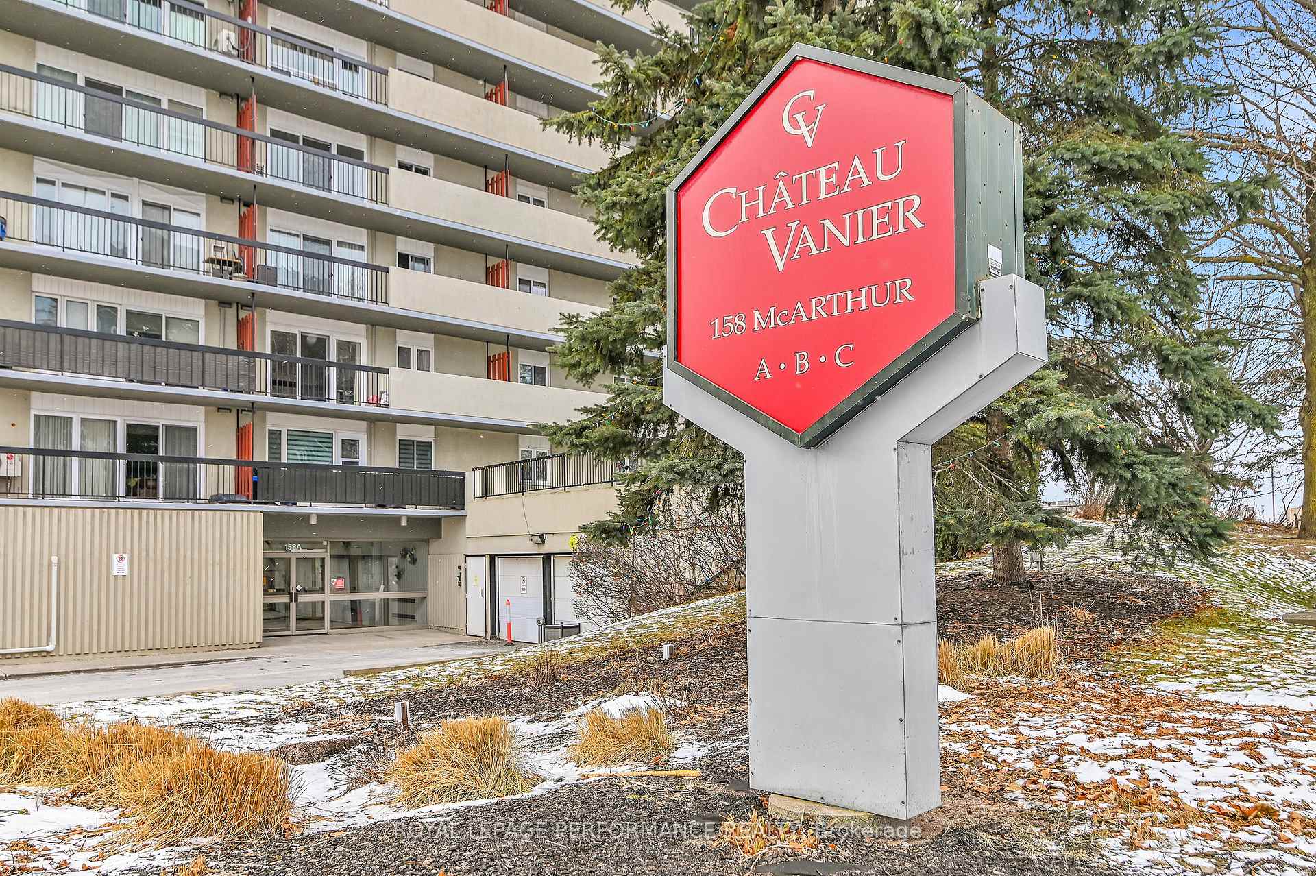 Photo 2 of Unit 409, 158A McArthur Avenue, Ottawa, Vanier — HOMEH