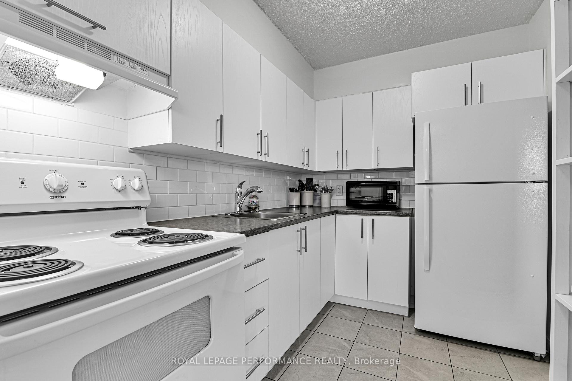 Photo 8 of Unit 409, 158A McArthur Avenue, Ottawa, Vanier — HOMEH
