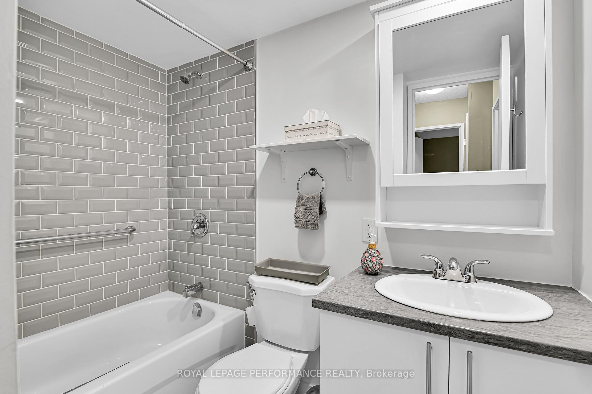 Photo 16 of Unit 409, 158A McArthur Avenue, Ottawa, Vanier — HOMEH