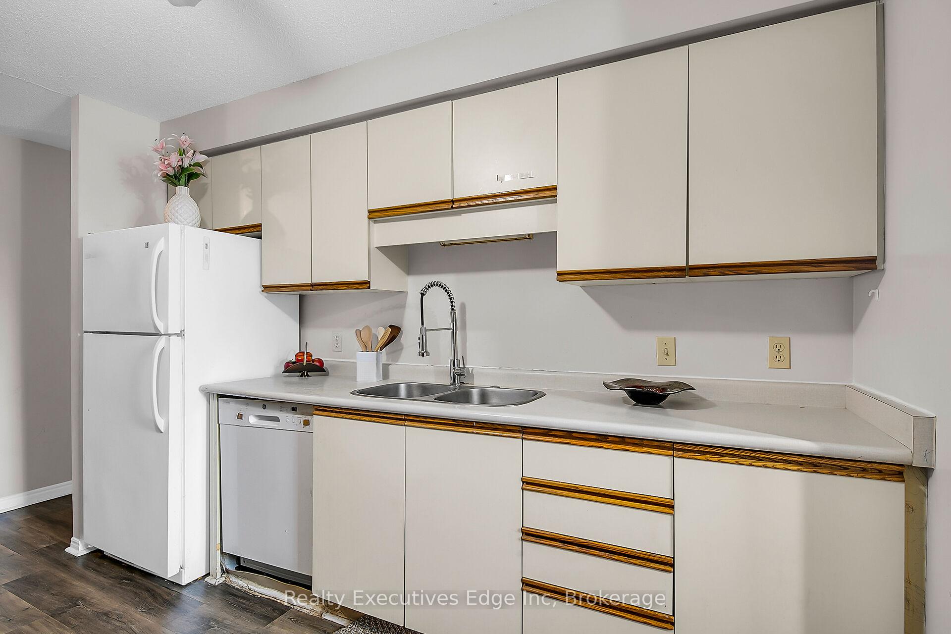 Photo 13 of Unit 105, 35 Green Valley Drive S, Kitchener — HOMEH