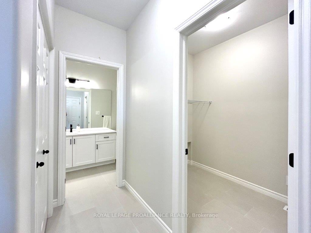 Photo 4 of 2-99 Cloverleaf Drive, Belleville, Thurlow Ward — HOMEH