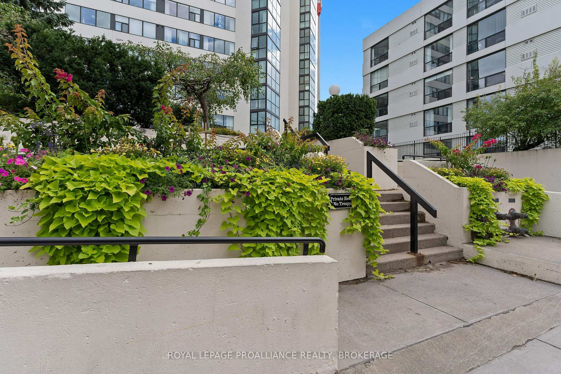 Photo 4 of Unit 403, 185 Ontario Street, Kingston, Central City East — HOMEH