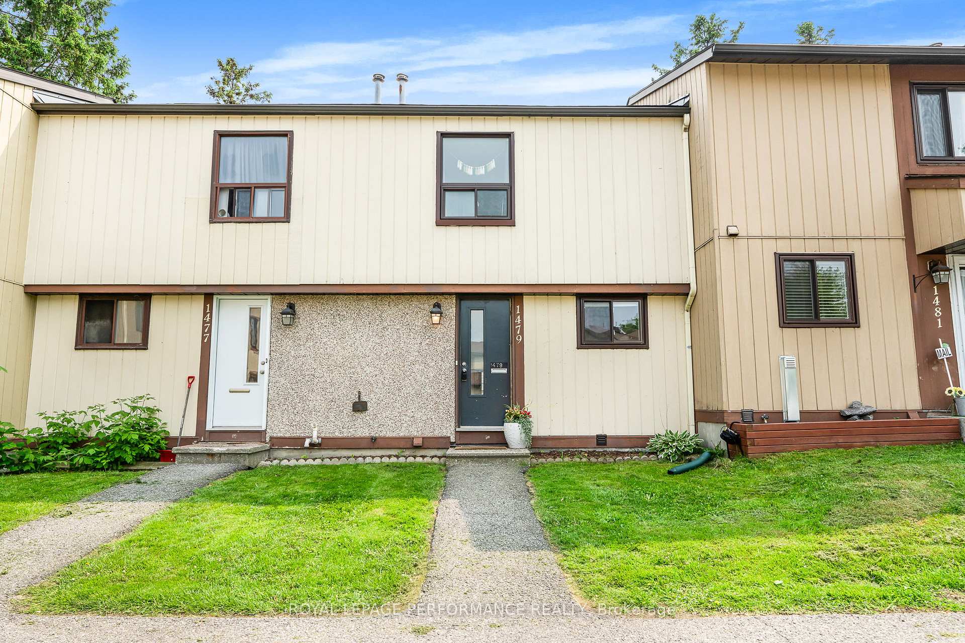 Front of Unit 7, 1479 Bethamy Lane