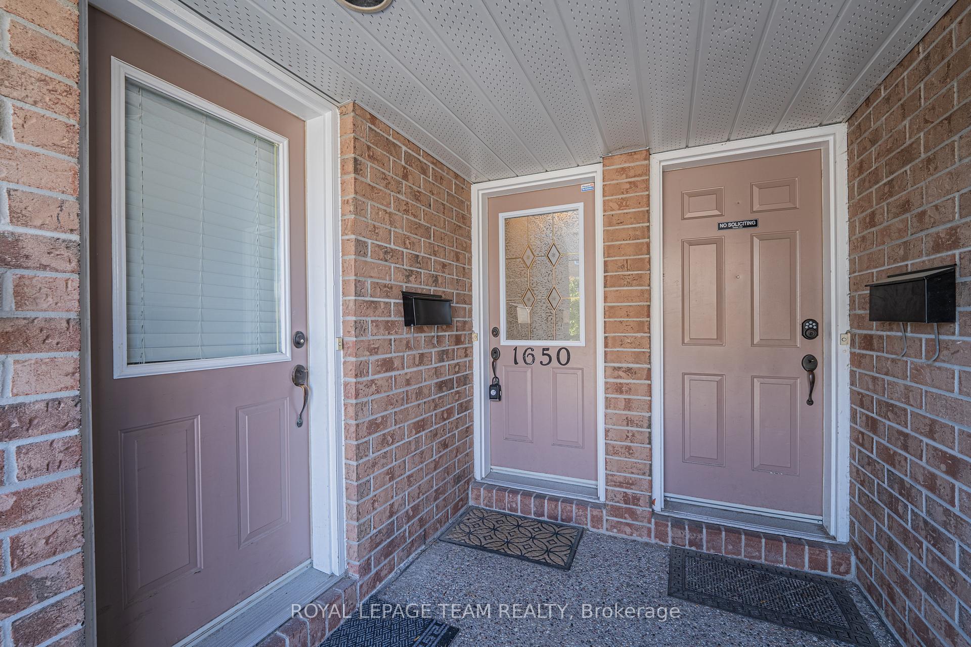 Photo 24 of 1650 Locksley Lane, Ottawa, Beaconwood — HOMEH