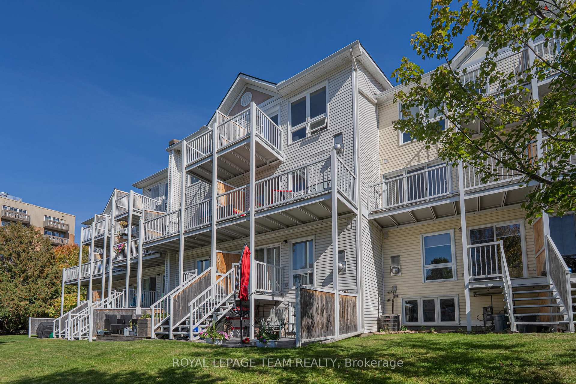 Photo 7 of 1650 Locksley Lane, Ottawa, Beaconwood — HOMEH