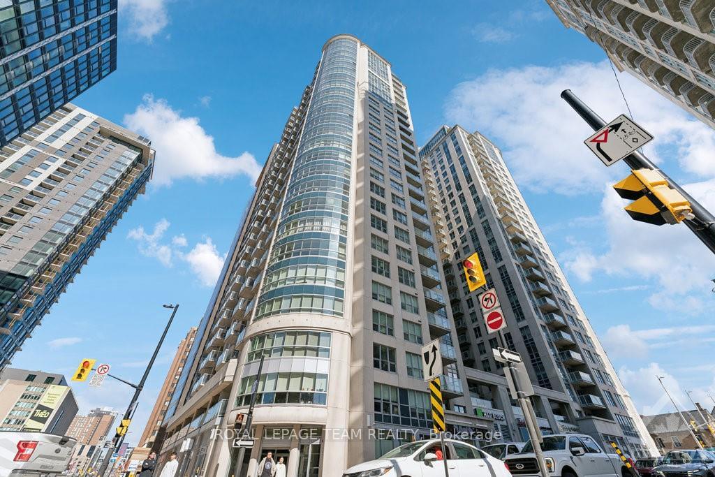 Front of Unit 2106, 242 Rideau Street