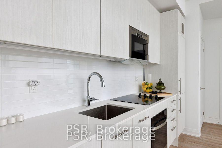 Photo 4 of Unit 807, 286 Main Street, Toronto, East End-Danforth — HOMEH
