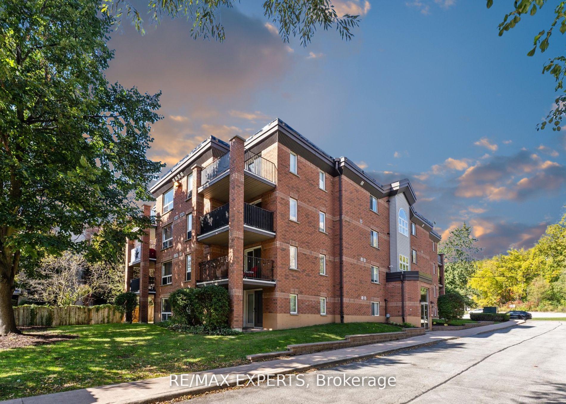 Photo 1 of Unit 403, 117 Edgehill Drive, Barrie, Letitia Heights — HOMEH