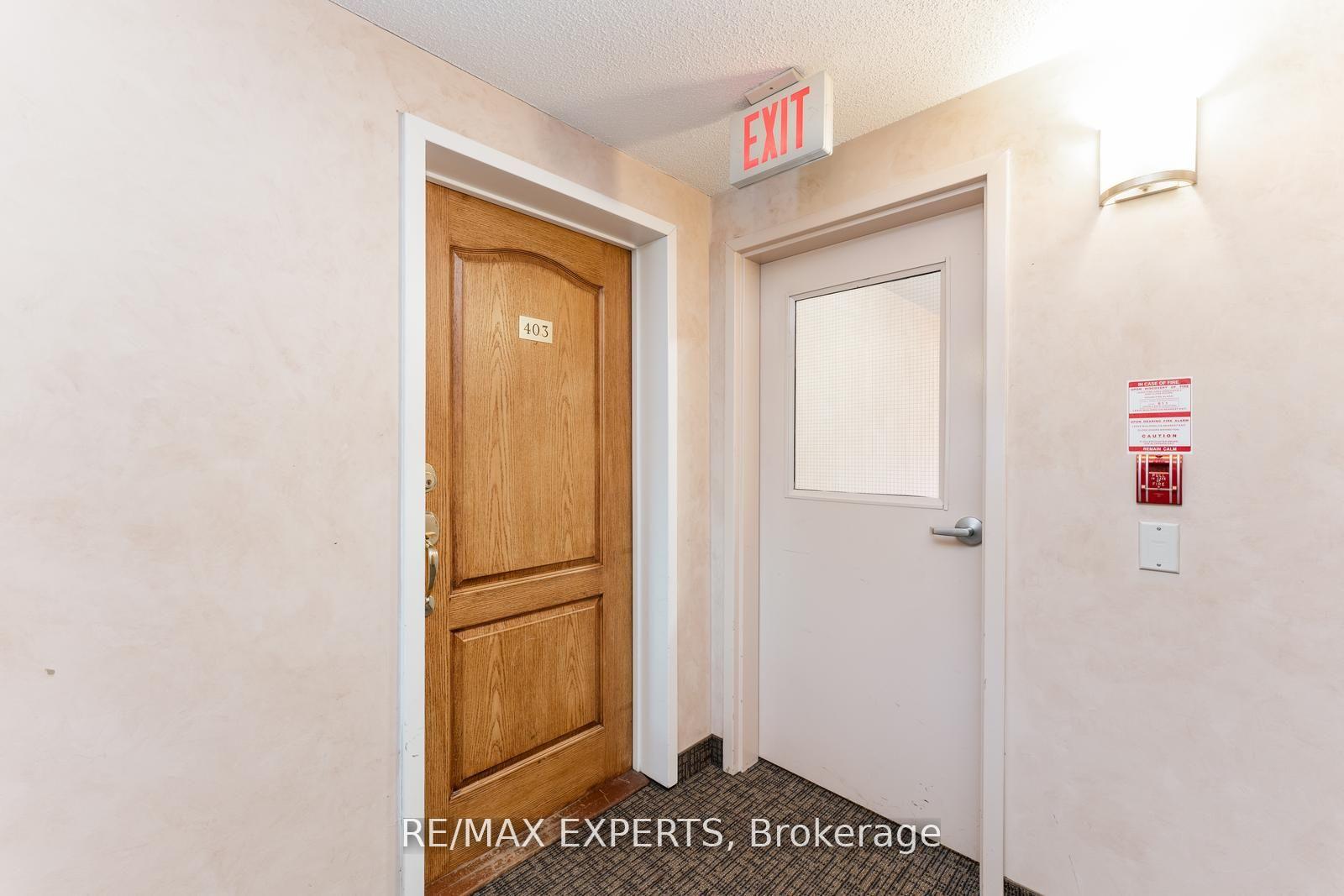 Photo 4 of Unit 403, 117 Edgehill Drive, Barrie, Letitia Heights — HOMEH