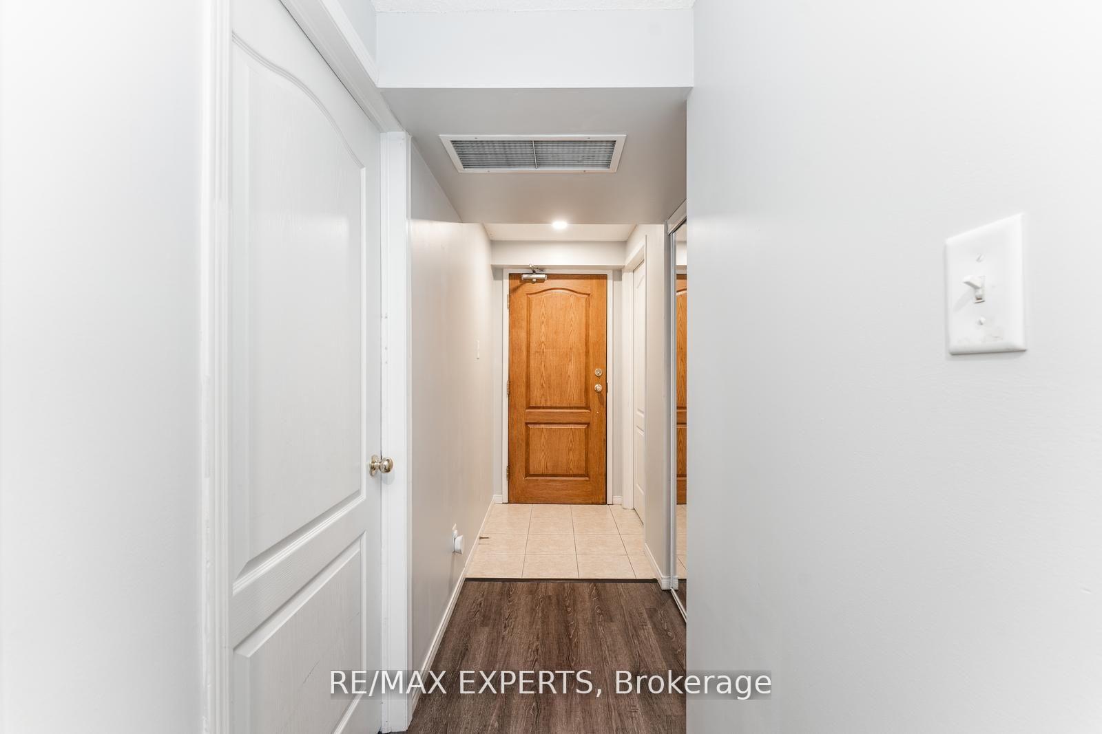 Photo 5 of Unit 403, 117 Edgehill Drive, Barrie, Letitia Heights — HOMEH