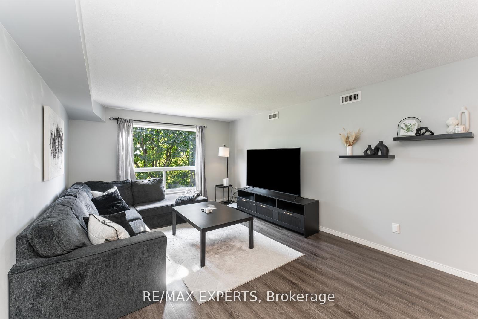 Photo 18 of Unit 403, 117 Edgehill Drive, Barrie, Letitia Heights — HOMEH