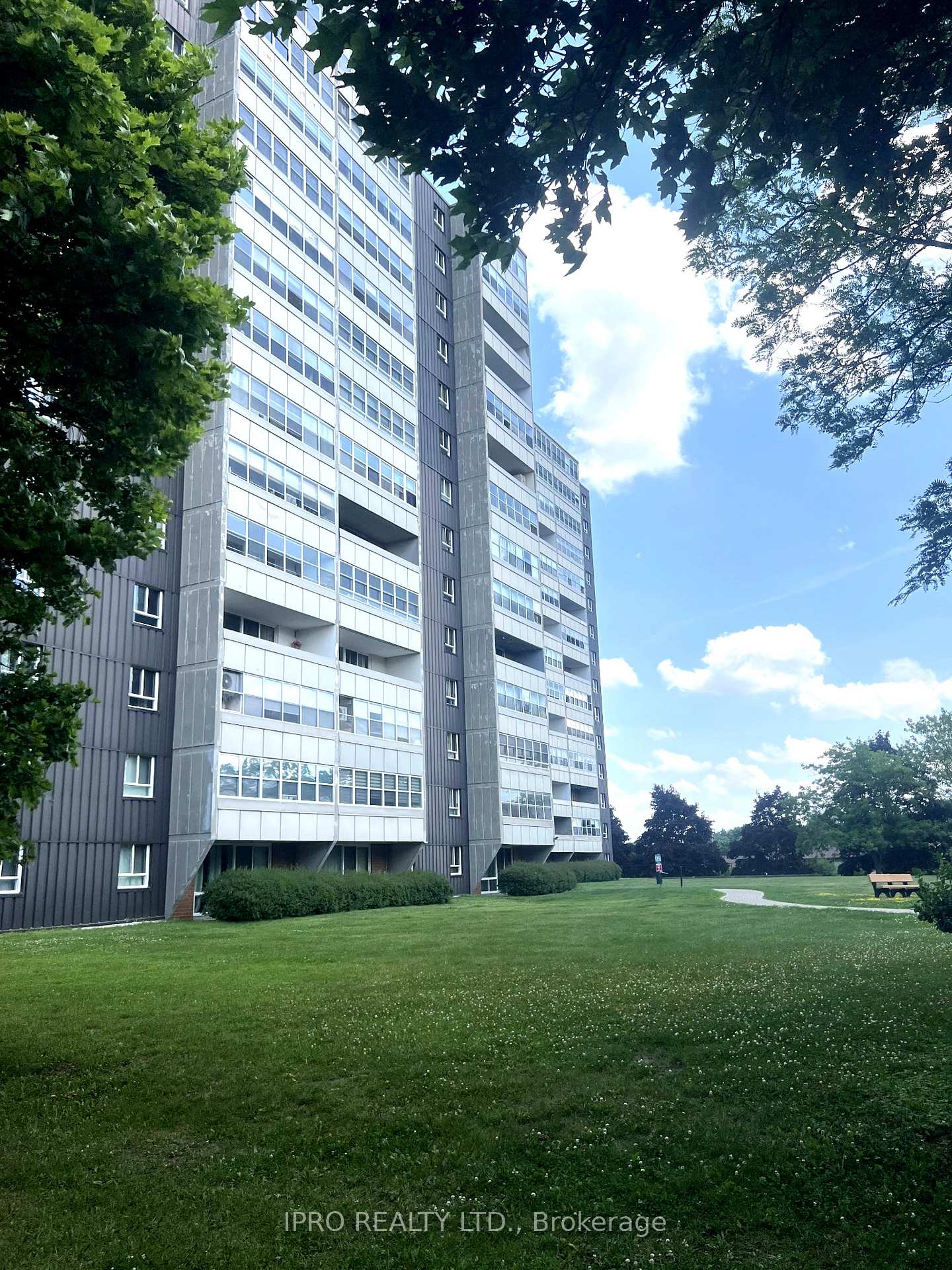 Photo 3 of Unit 1202, 225 Harvard Place, Waterloo — HOMEH