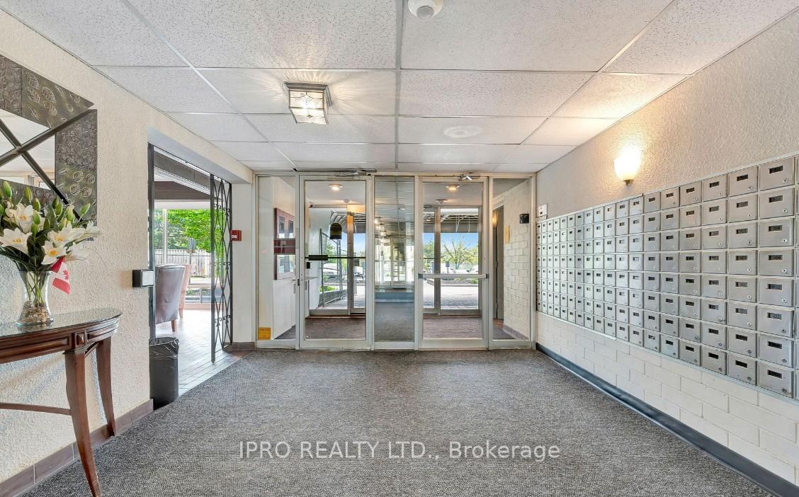 Photo 7 of Unit 1202, 225 Harvard Place, Waterloo — HOMEH