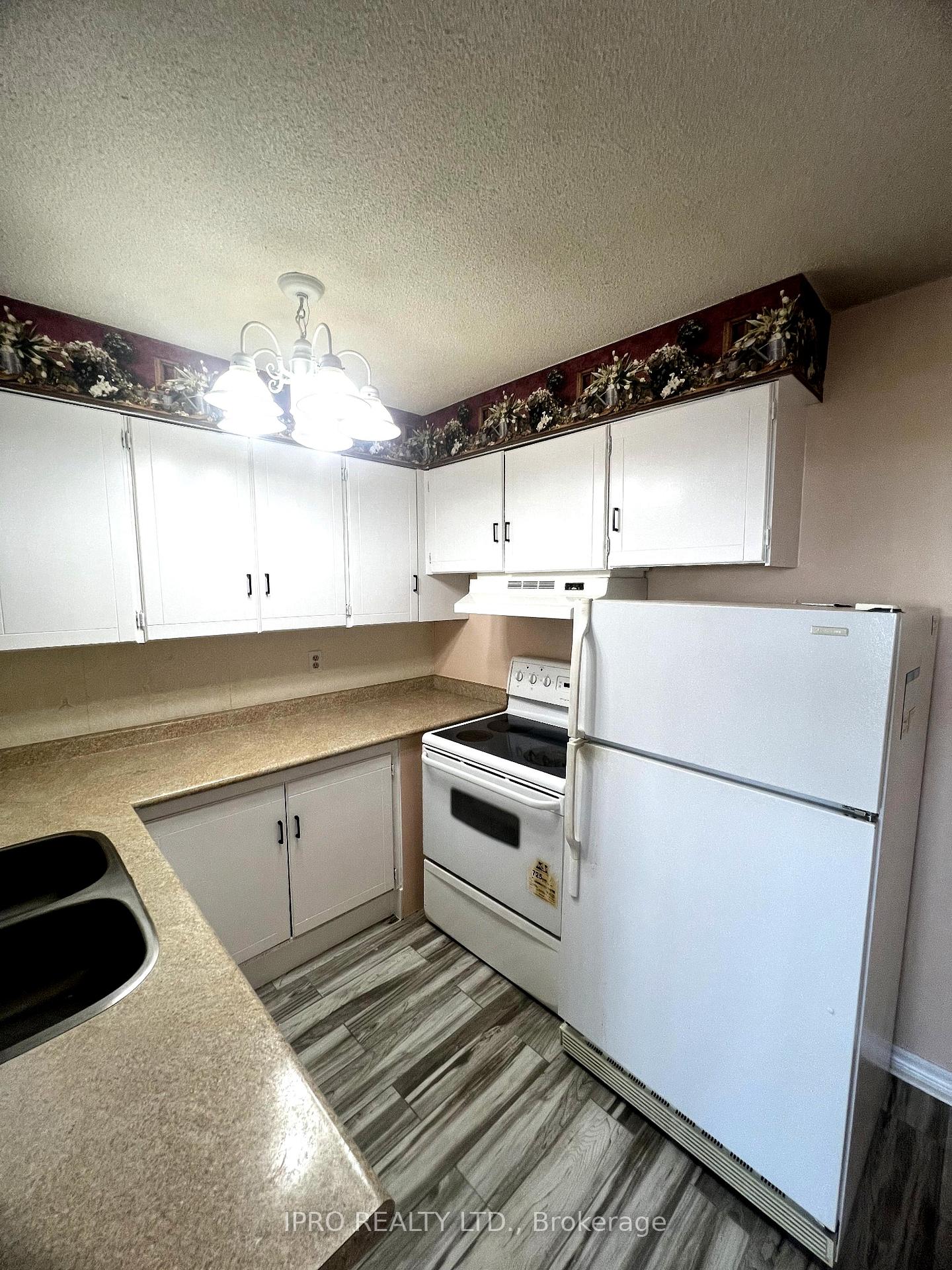 Photo 18 of Unit 1202, 225 Harvard Place, Waterloo — HOMEH