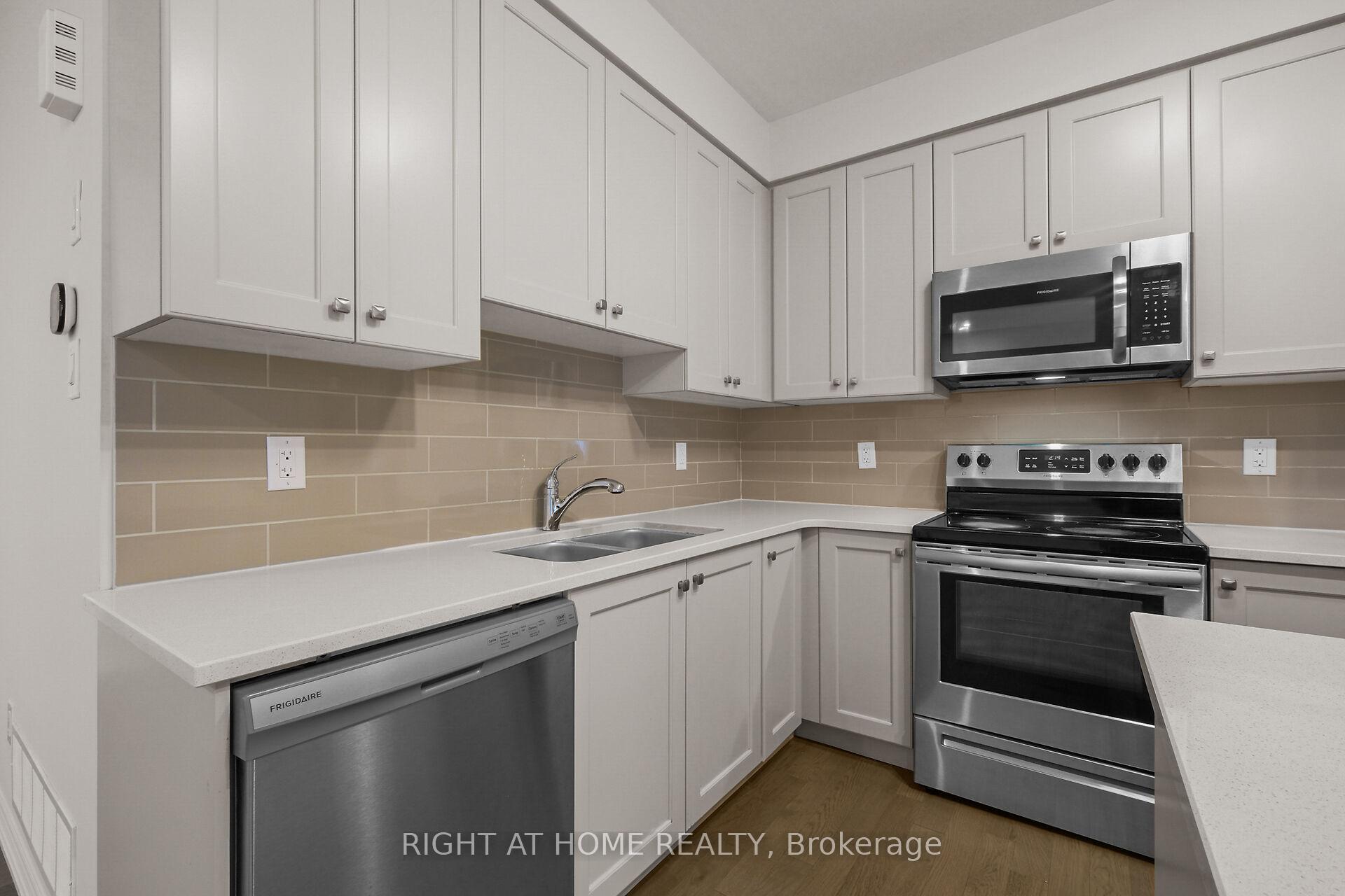 Photo 11 of 241 Zenith, Ottawa, Barrhaven - Half Moon Bay — HOMEH