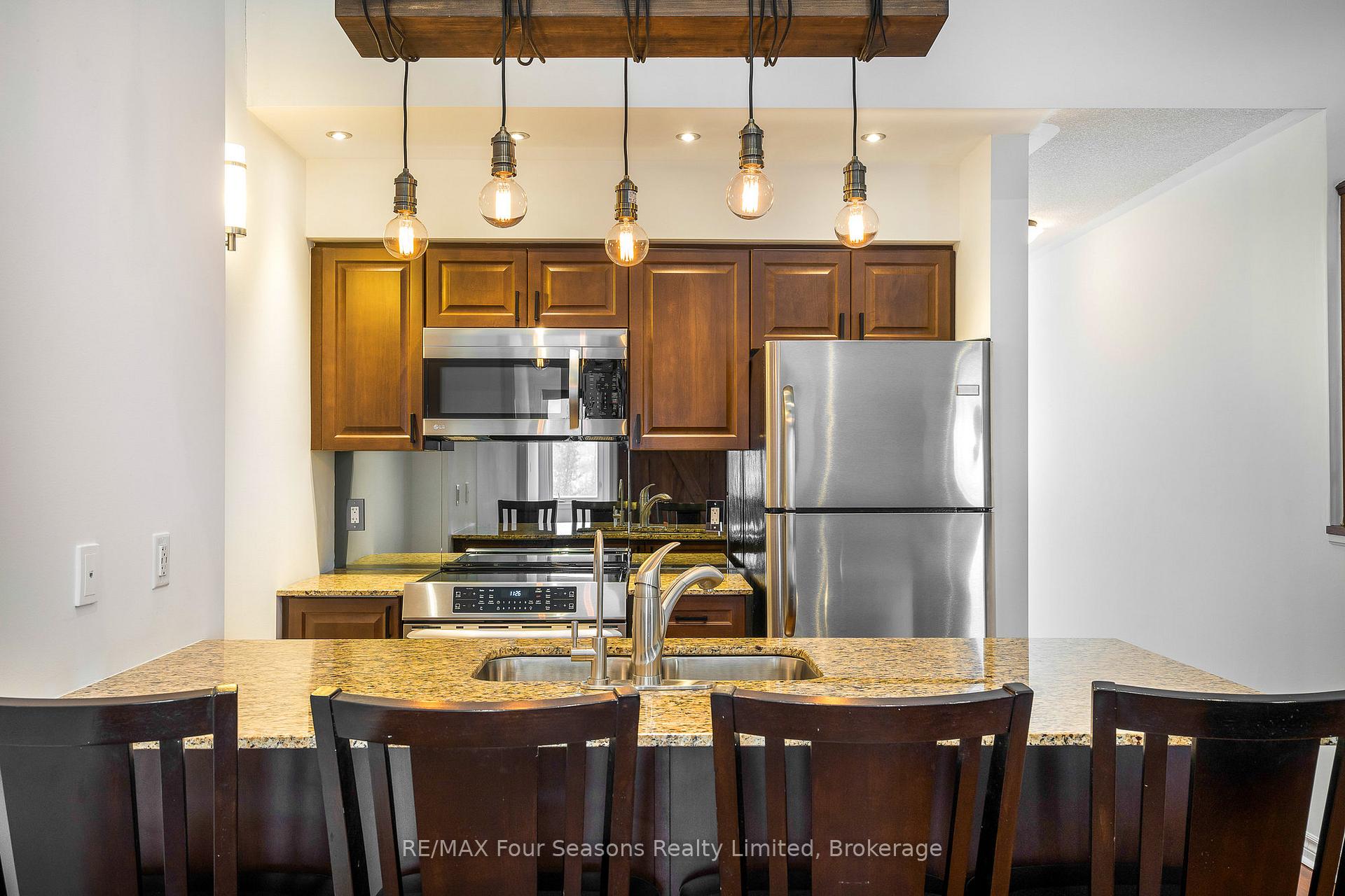 Photo 9 of Unit 302, 10 Brandy Lane Drive, Collingwood — HOMEH