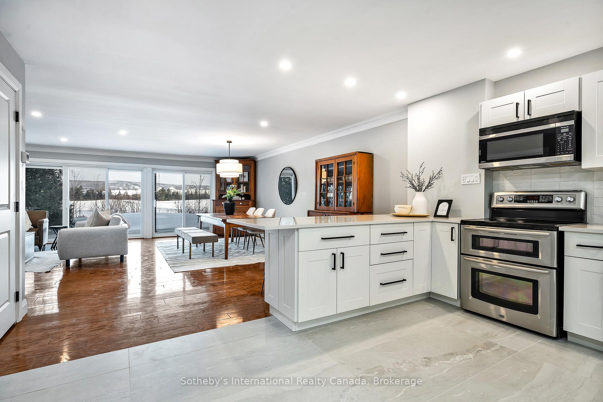Photo 1 of 563 Oxbow Crescent, Collingwood — HOMEH