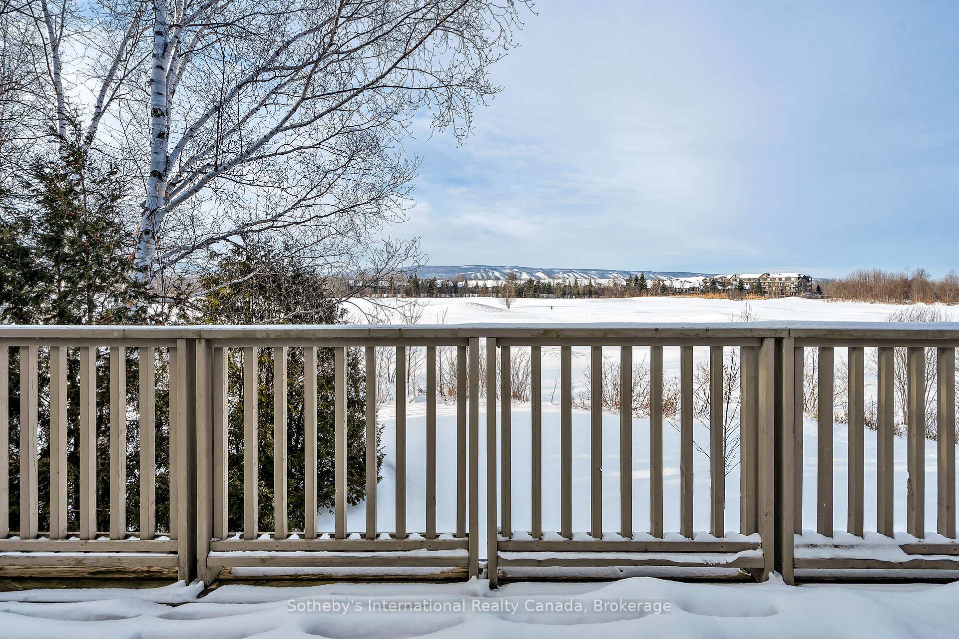 Photo 6 of 563 Oxbow Crescent, Collingwood — HOMEH