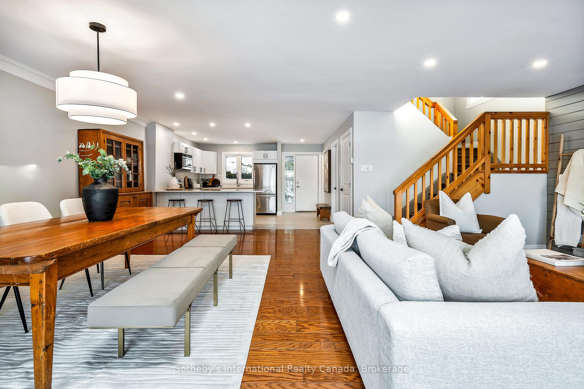 Photo 15 of 563 Oxbow Crescent, Collingwood — HOMEH
