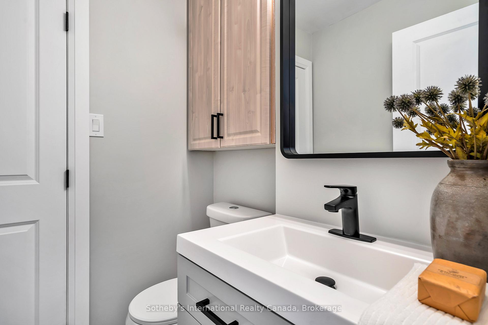 Photo 23 of 563 Oxbow Crescent, Collingwood — HOMEH