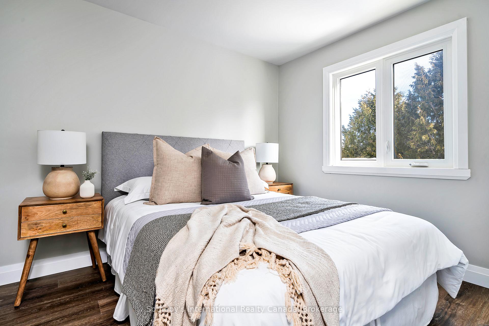 Photo 30 of 563 Oxbow Crescent, Collingwood — HOMEH