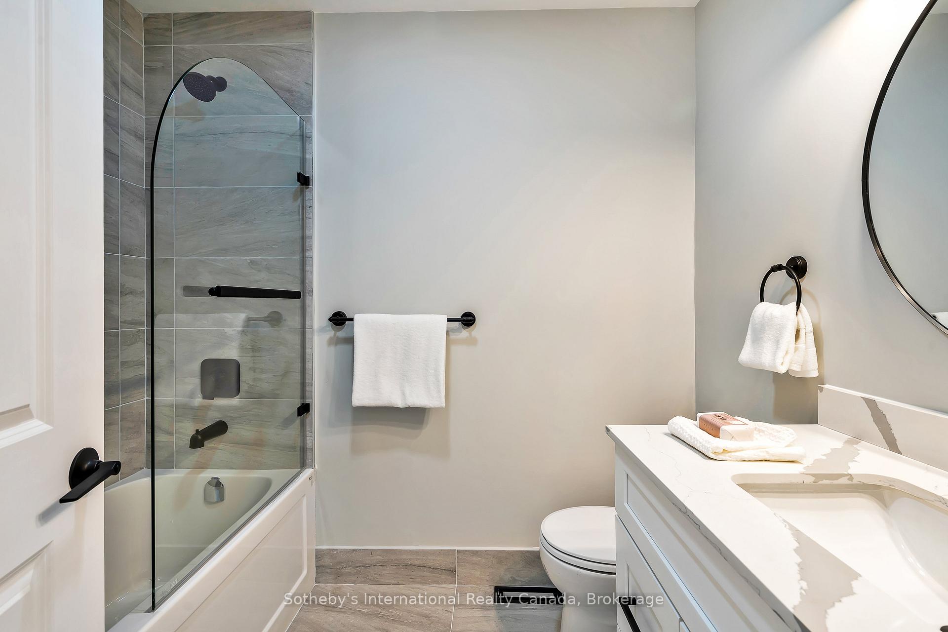 Photo 33 of 563 Oxbow Crescent, Collingwood — HOMEH