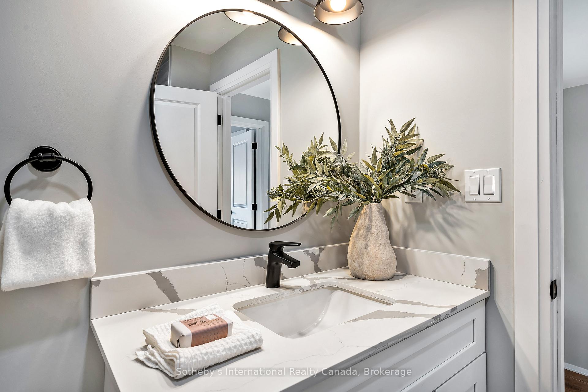 Photo 34 of 563 Oxbow Crescent, Collingwood — HOMEH