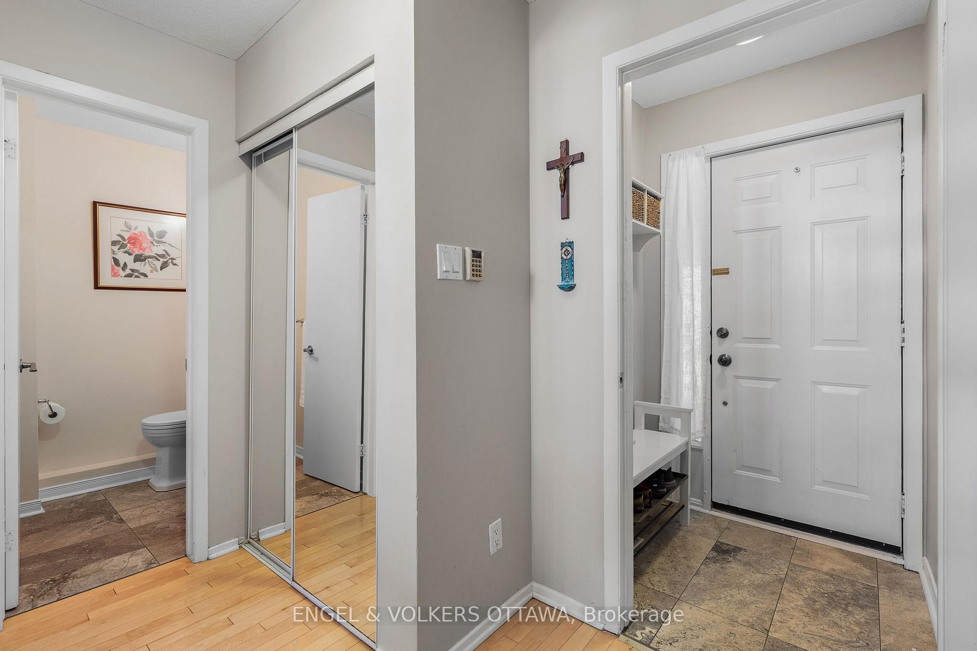 Photo 2 of Unit 6, 575 Old St Patrick Street, Ottawa, Lower Town — HOMEH