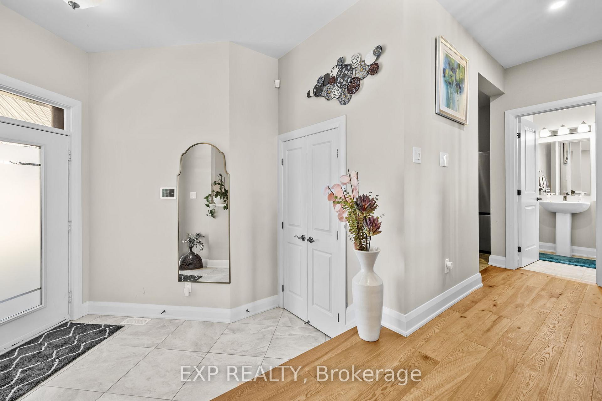 Photo 4 of 320 Serenade Crescent, Ottawa, Riverside South/Gloucester Glen — HOMEH