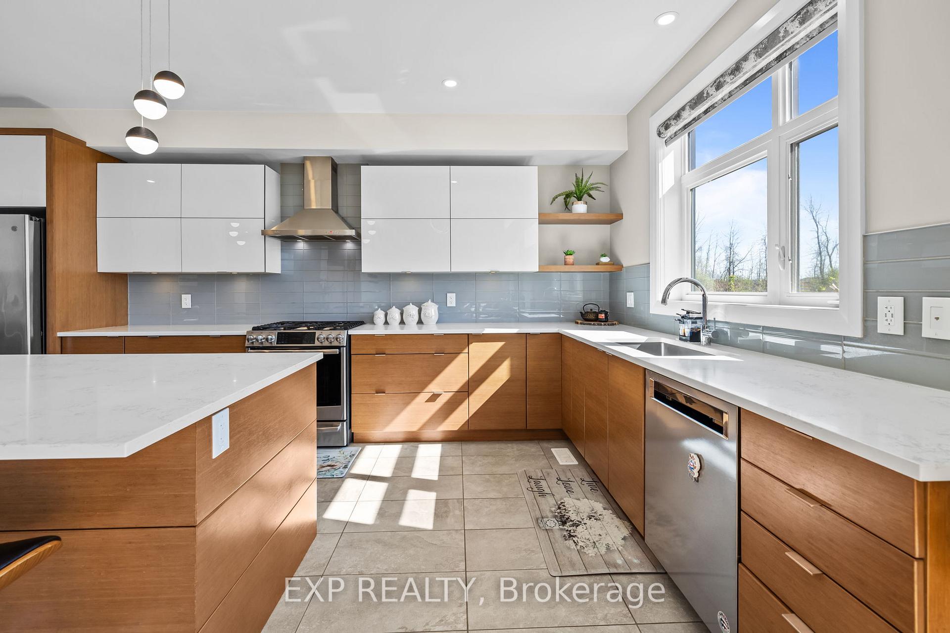 Photo 9 of 320 Serenade Crescent, Ottawa, Riverside South/Gloucester Glen — HOMEH