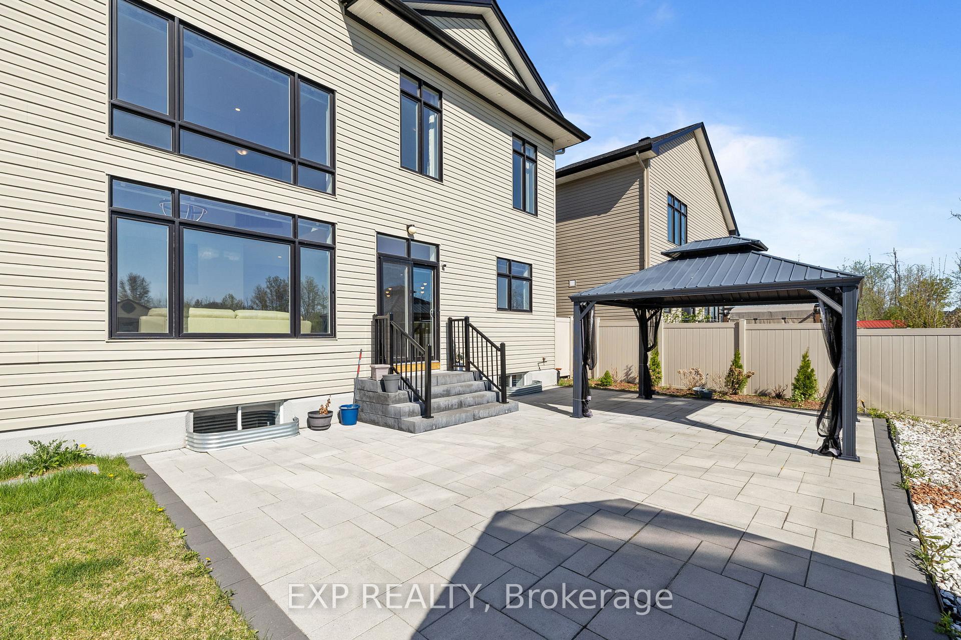 Photo 38 of 320 Serenade Crescent, Ottawa, Riverside South/Gloucester Glen — HOMEH