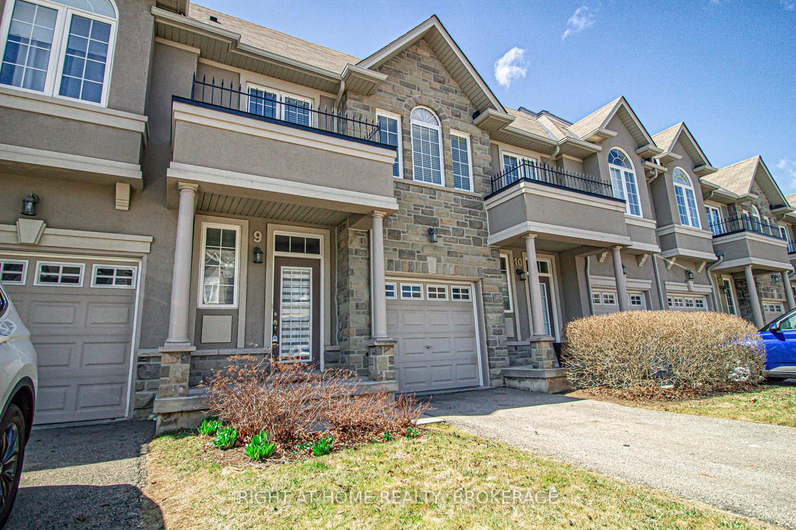 Front of Unit 9, 370 Stonehenge Drive