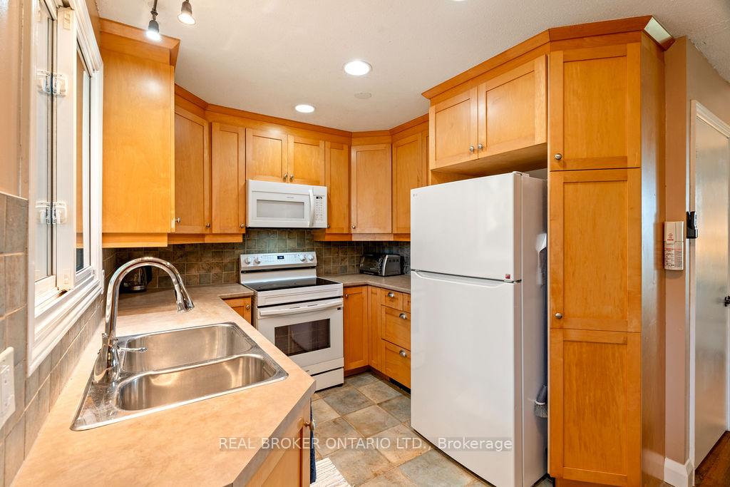 Photo 6 of Unit 3, 20 Kempster Avenue, Ottawa, Britannia — HOMEH