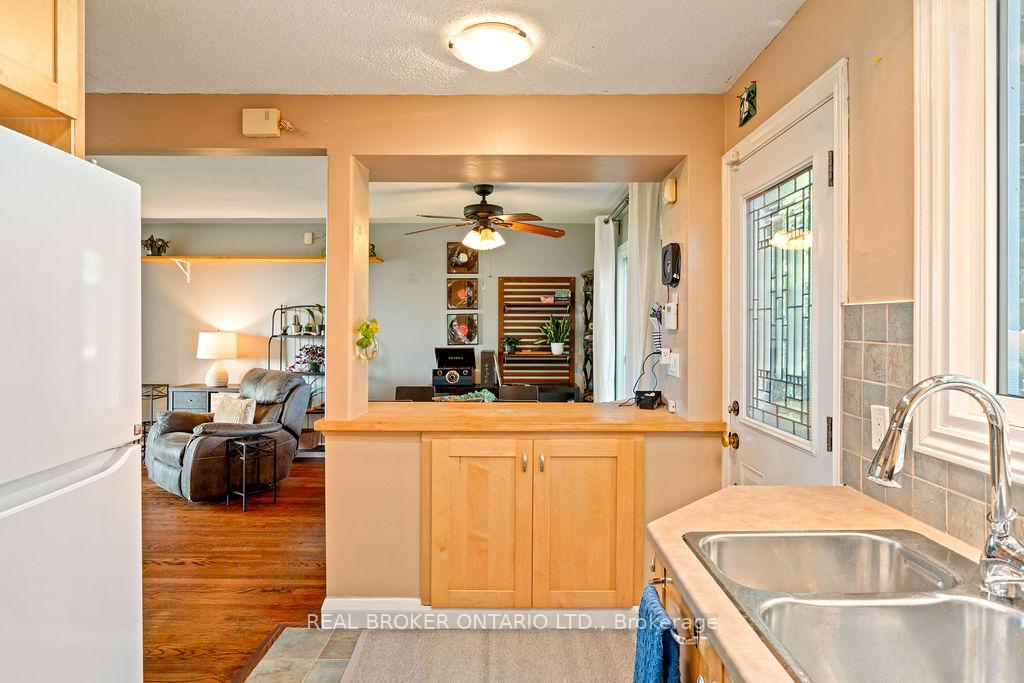 Photo 8 of Unit 3, 20 Kempster Avenue, Ottawa, Britannia — HOMEH