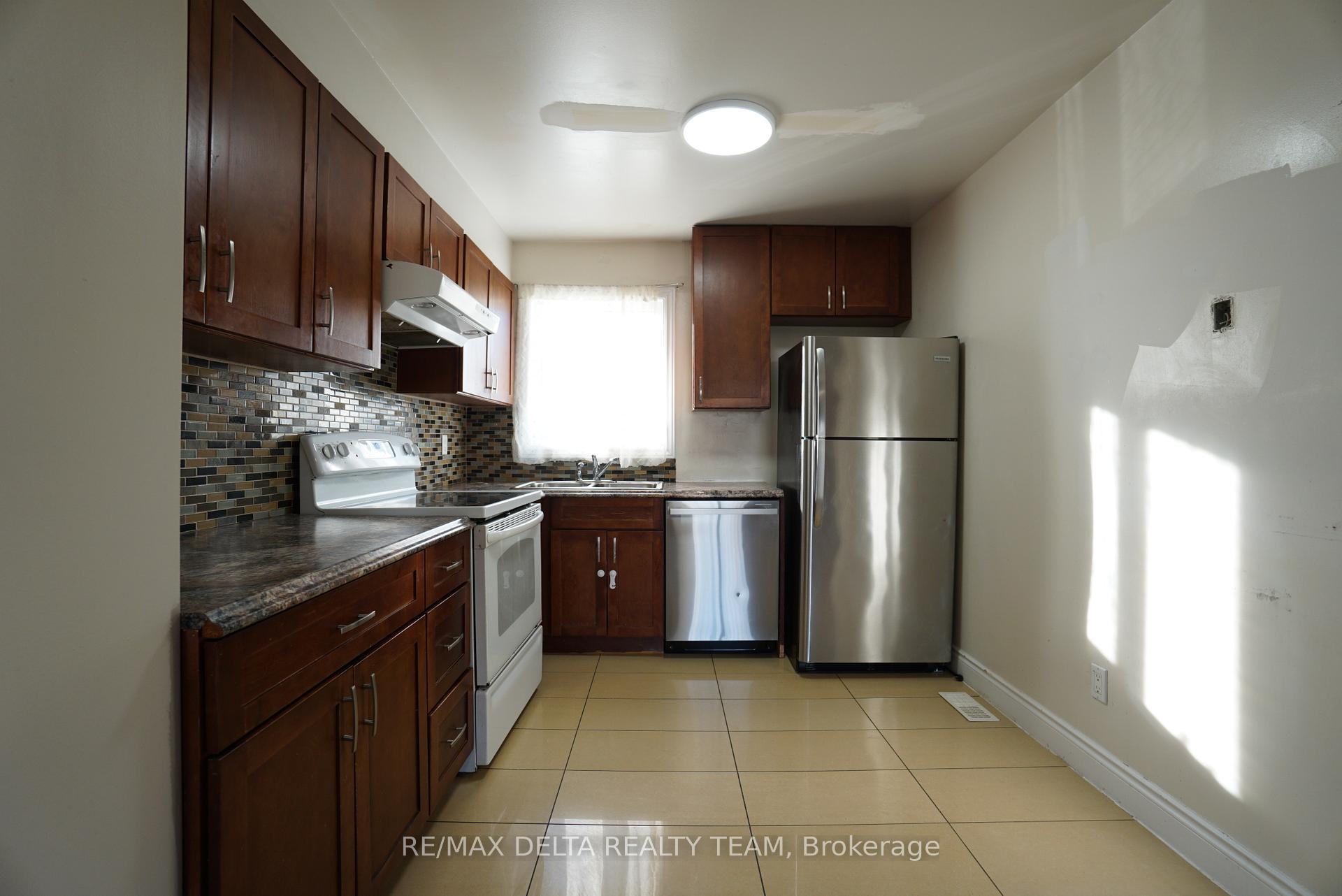 Photo 25 of 5 Stamford Private, Ottawa, Hunt Club Park/Greenboro — HOMEH