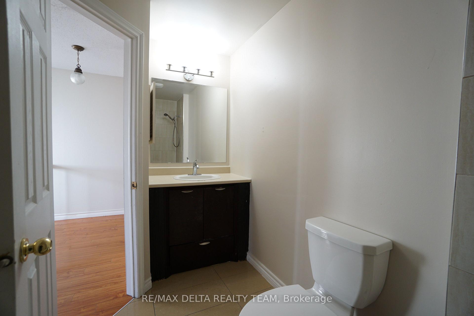 Photo 13 of 5 Stamford Private, Ottawa, Hunt Club Park/Greenboro — HOMEH