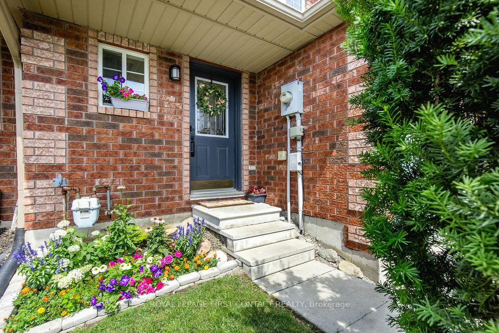 Photo 2 of 53 Goodwin Drive, Barrie, Painswick South — HOMEH