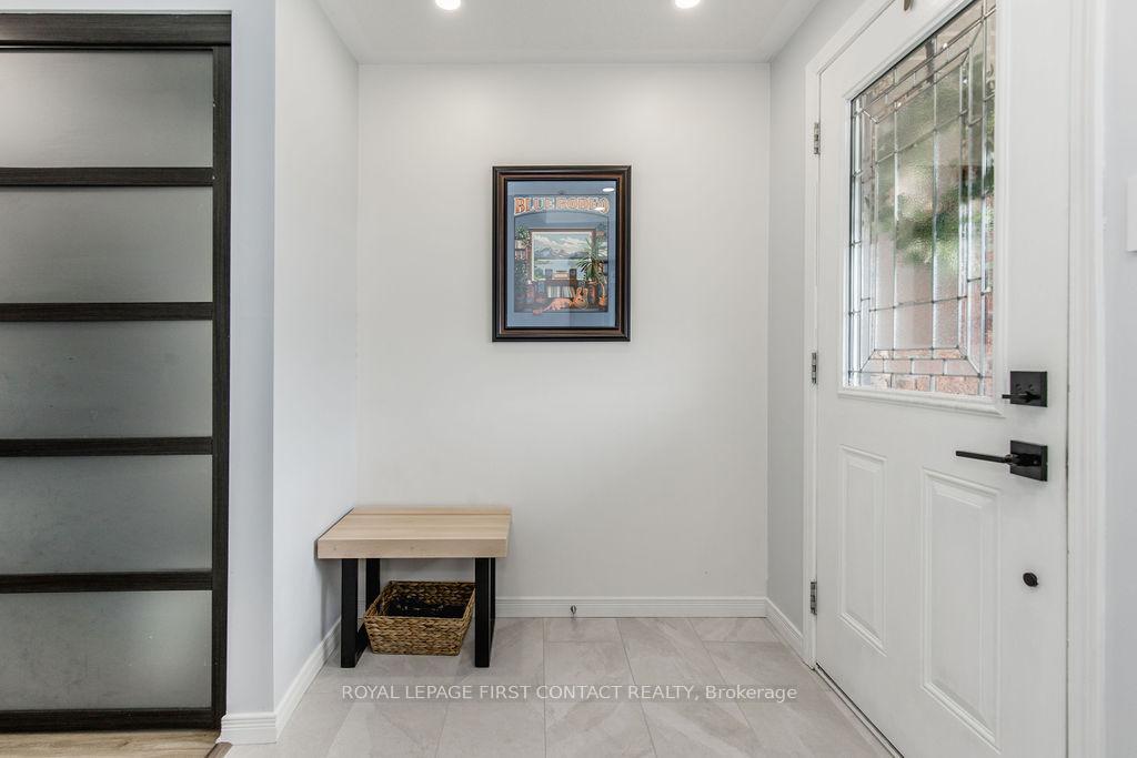 Photo 4 of 53 Goodwin Drive, Barrie, Painswick South — HOMEH