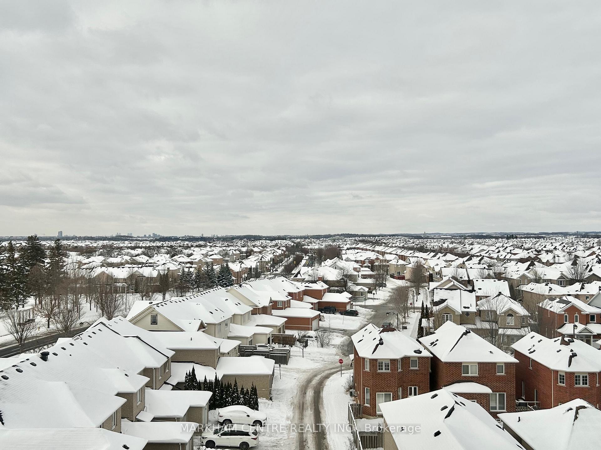 Photo 5 of Unit 715, 540 Bur Oak Avenue, Markham, Berczy — HOMEH