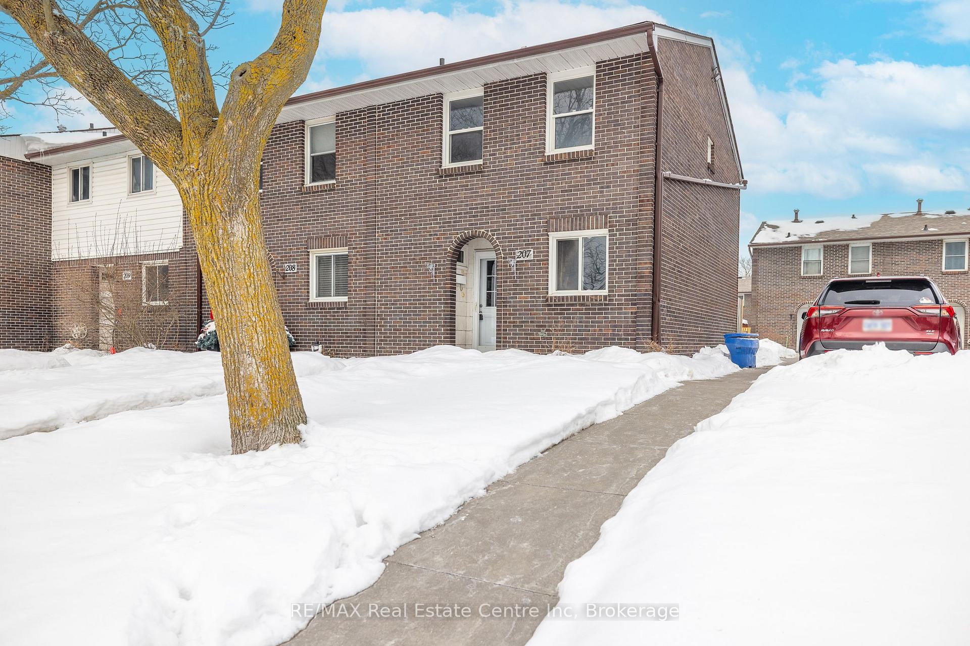 Photo 1 of Unit 207, 31 Greengate Road, Guelph, Junction/Onward Willow — HOMEH
