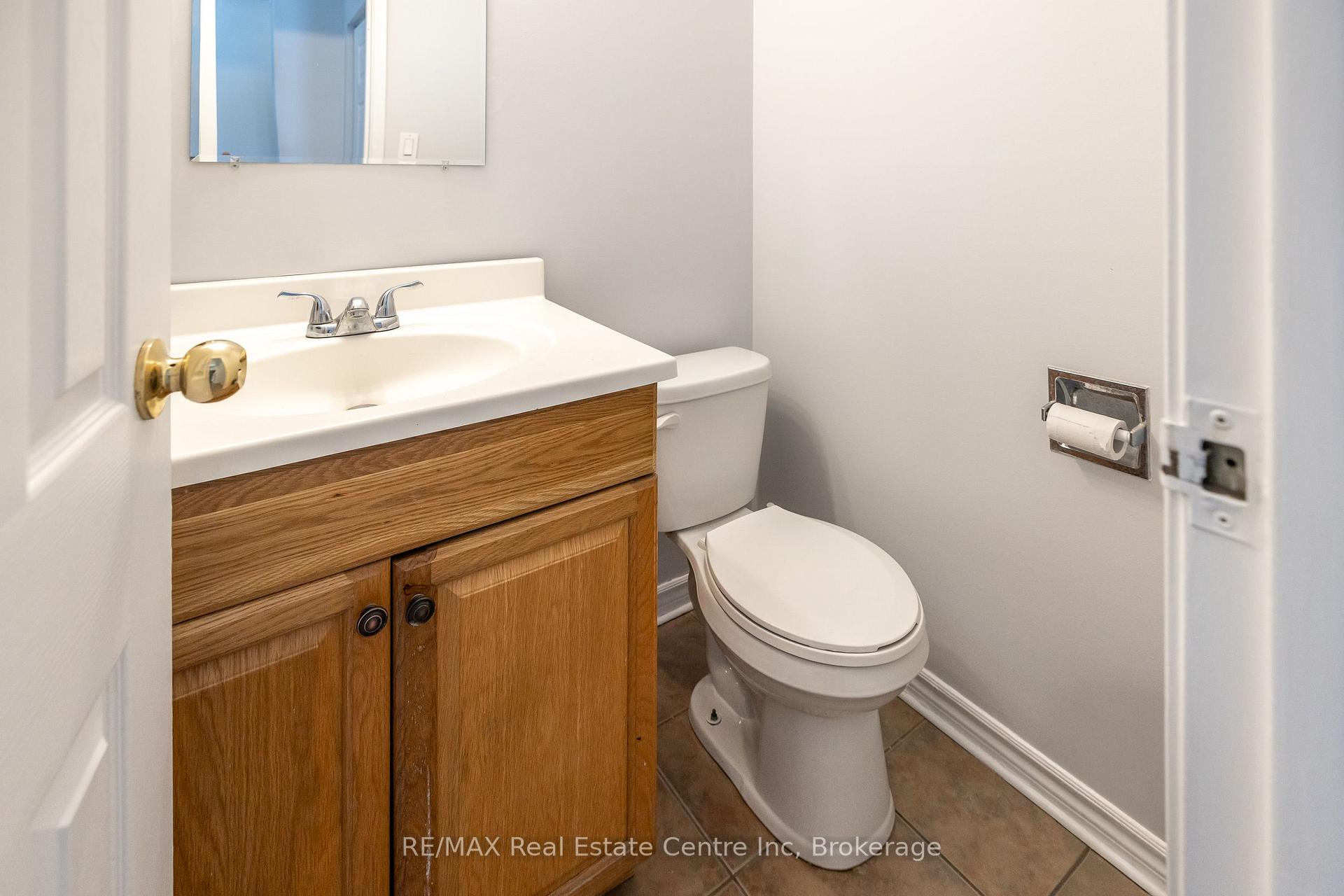 Photo 6 of Unit 207, 31 Greengate Road, Guelph, Junction/Onward Willow — HOMEH