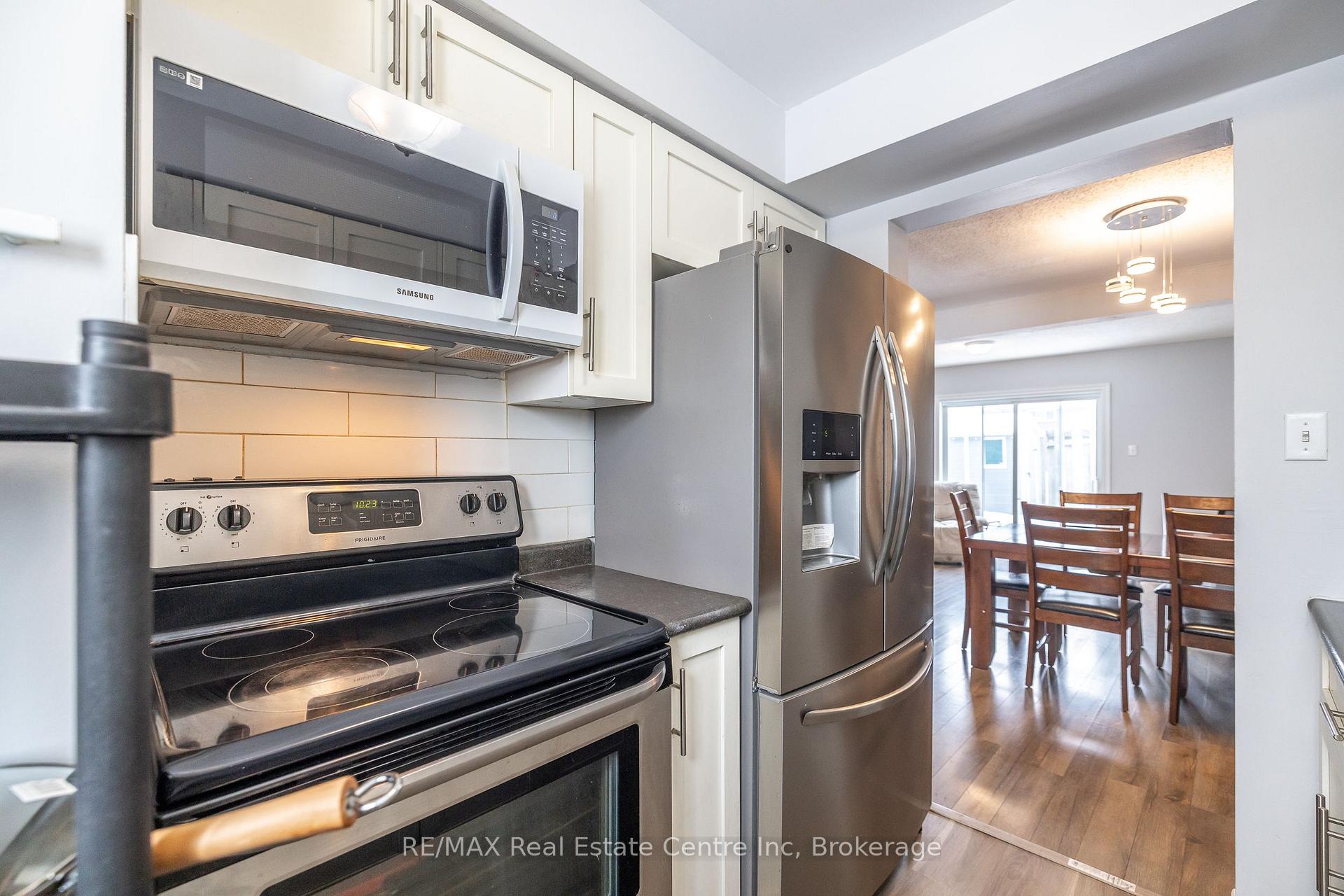 Photo 11 of Unit 207, 31 Greengate Road, Guelph, Junction/Onward Willow — HOMEH